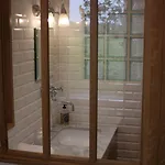Malis Castera Le Petit Chateau