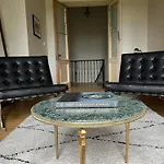 Malis Castera Le Petit Chateau Bed & Breakfast 3*