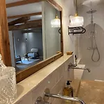 Malis Castera Le Petit Chateau Bed & Breakfast