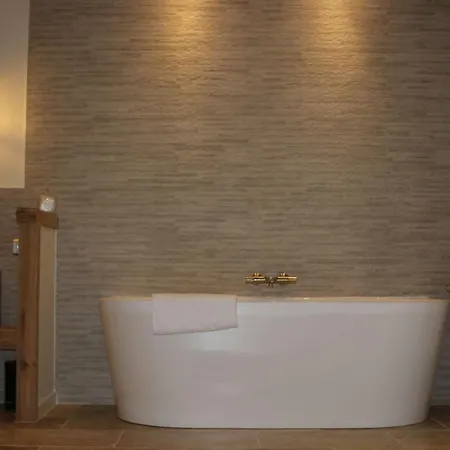 Malis Castera Le Petit Château Saint-Jean-de-Blaignac