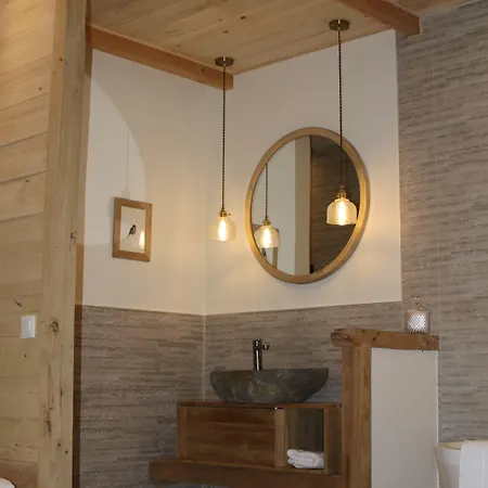 Malis Castera Le Petit Château Saint-Jean-de-Blaignac