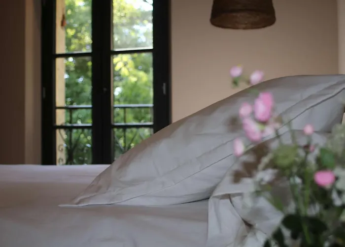 Nocleg ze śniadaniem Malis Castera Le Petit Chateau 3*