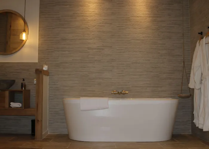 Malis Castera Le Petit Château Couette-café Saint-Jean-de-Blaignac