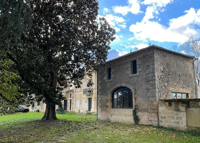 Malis Castera Le Petit Chateau Saint-Jean-de-Blaignac